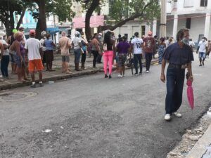 El fenómeno más alarmante de los últimos tiempos, no solo en La Habana, también en el resto de las provincias las colas.