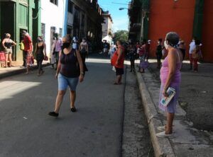 Las calles de municipios como Centro Habana, no han estado vacías en ningún momento.