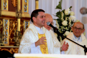 Padre Ariel Suárez